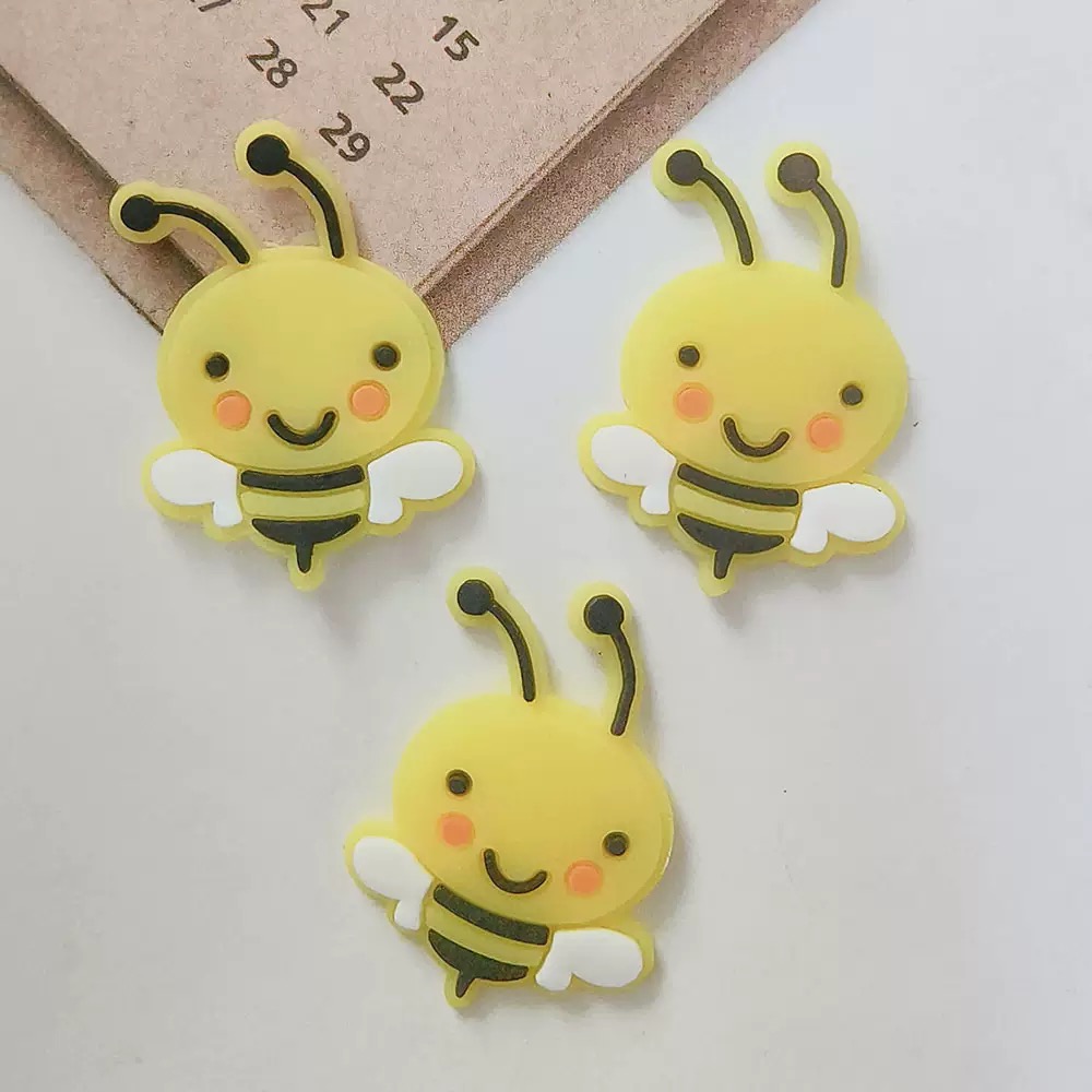 10 / 15 Pieces Of New Kawaii S - Embellishment Glue Craft review and price